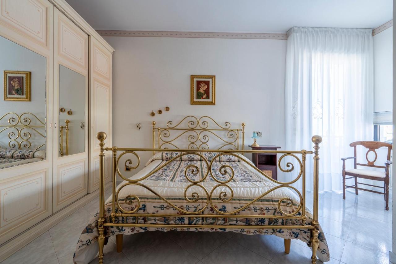 Grazia Attic Apartment With Terrace Трани Экстерьер фото